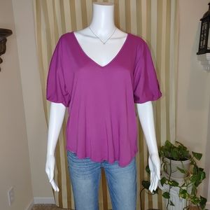 Puff sleeve v-neck tee